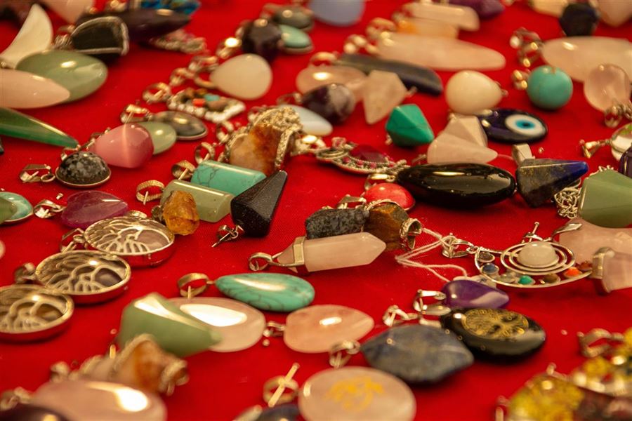 Smykkematerialer - en komplet guide til de bedste valg